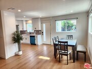 Photo - 1154 W 67th St