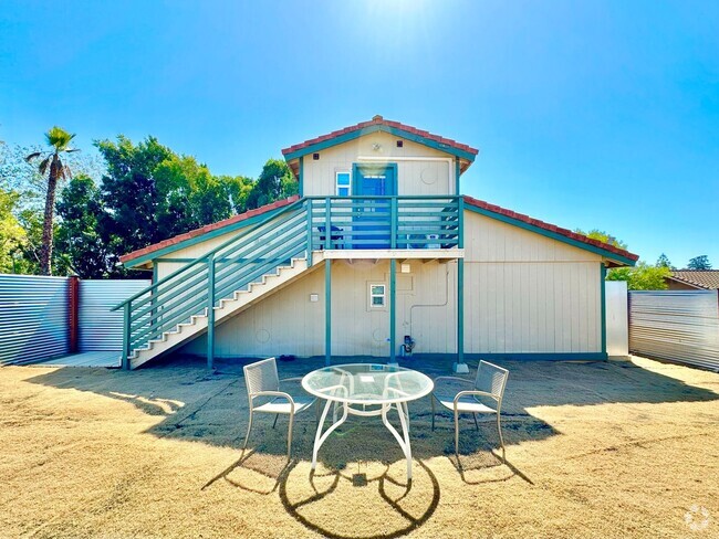 Building Photo - Beautiful Upstairs Studio Guest House Unit...