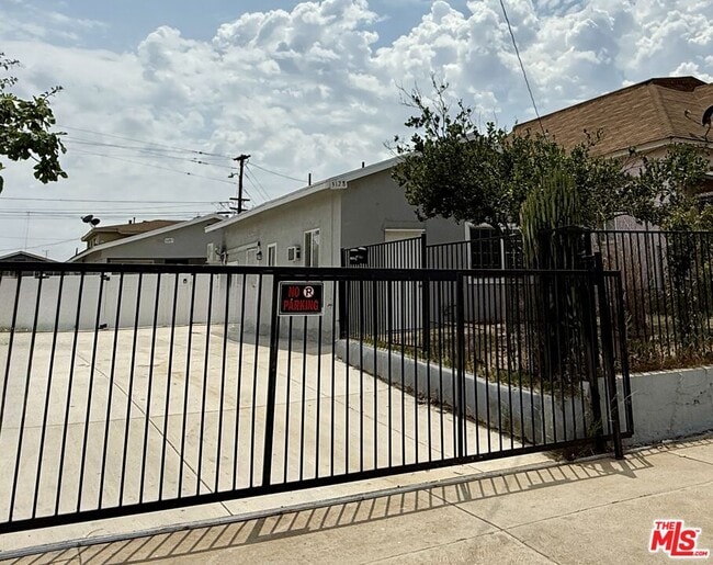 Photo - 3128 1st St House