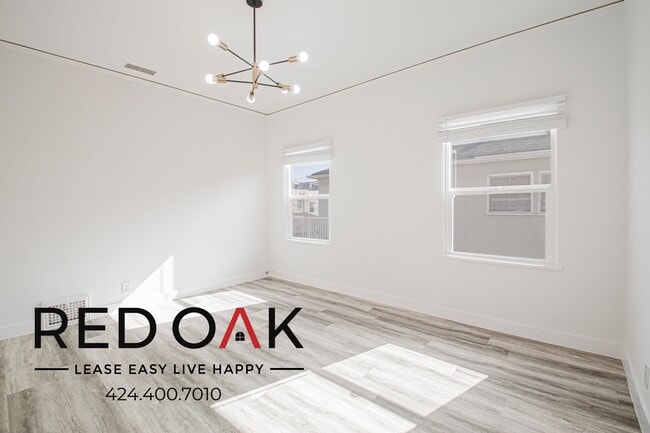 Photo - 330 N Genesee Ave Unit 330 1/2