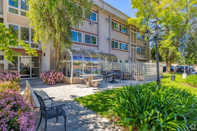 5405 Lindley Avenue - 5405 Lindley Avenue