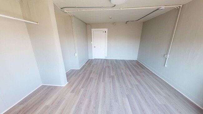 Photo - BEAUTIFUL DORMITORY STYLE HOUSING AVAILABLE