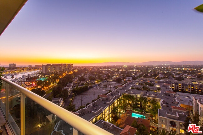 Photo - 13700 Marina Pointe Dr Unit 1507