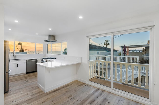 Photo - 133 34th St Unit Apt D