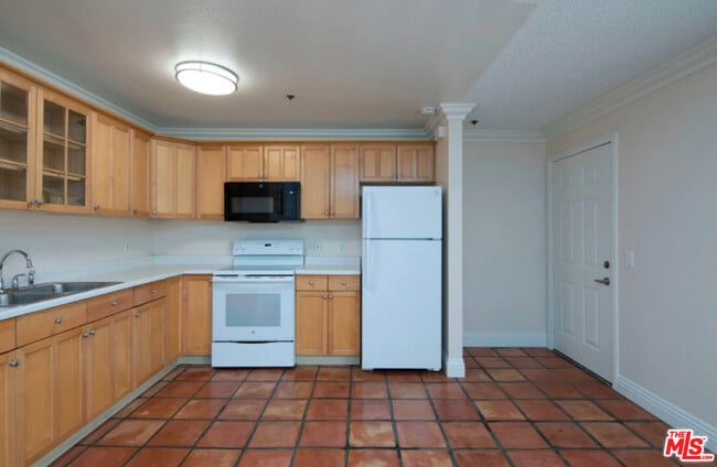 Photo - 227 16th St Condo Unit 225