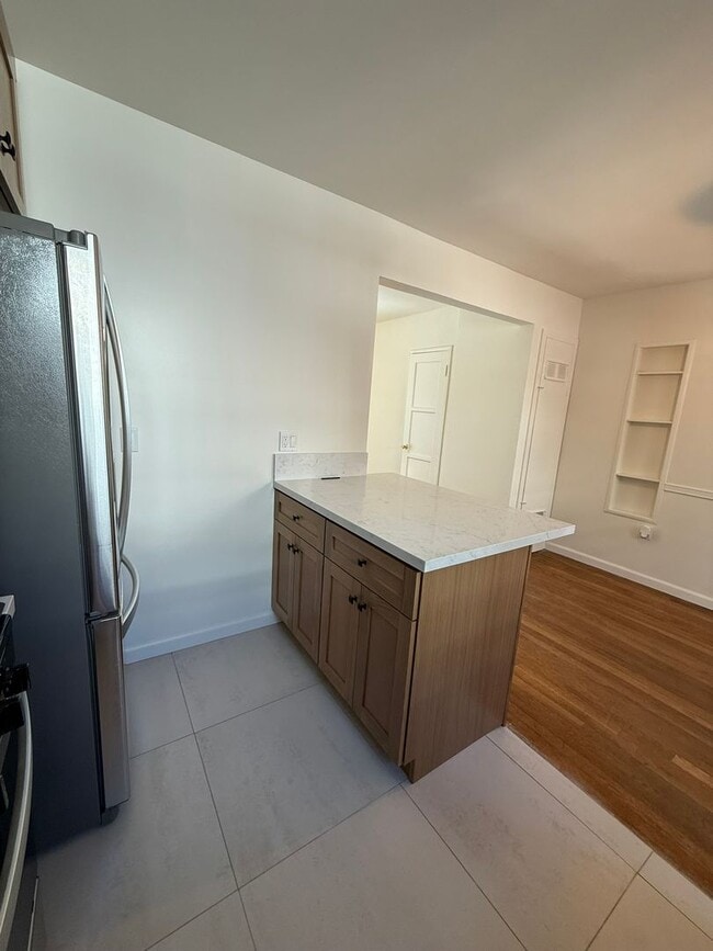 Photo - 4131 W Toluca Lake Ave Unit 4131