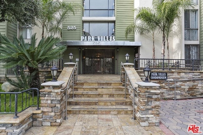 Building Photo - 525 S Ardmore Ave Unit 261