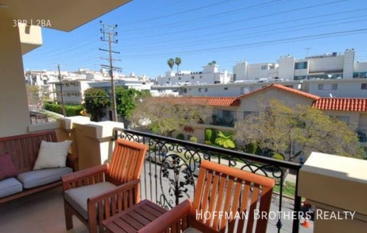 Photo - 11911 Mayfield Ave Unit 106