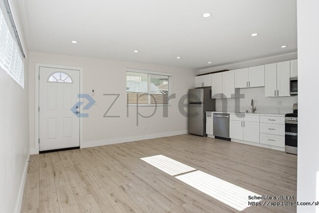 Photo - 290 E Marker St