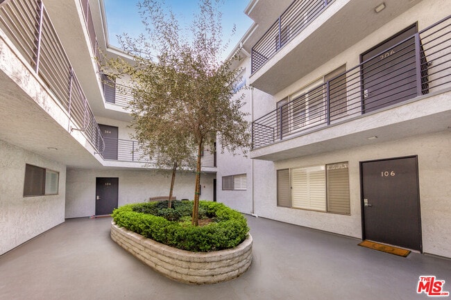 Photo - 610 Orlando Ave Unit 206