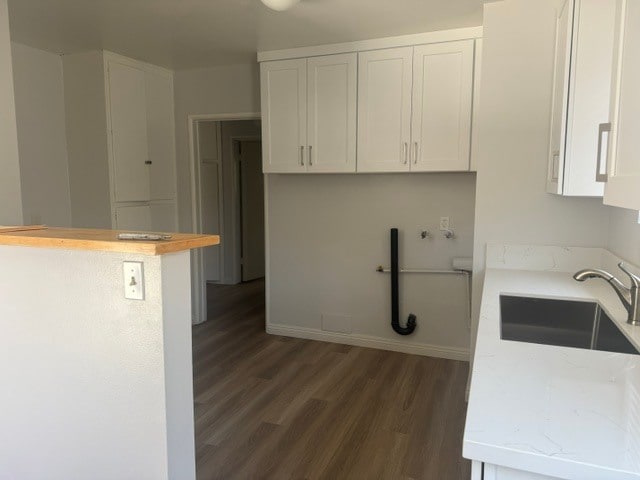 kitchen has washer and dryer hook ups - 14523 Osage Ave Unit 14523 Osage Av, #3