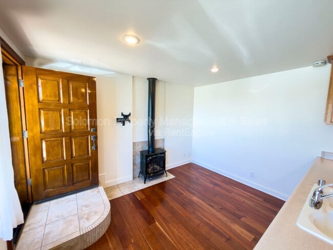 Photo - 2354 Oxford Ave