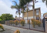 Photo - 423 E 82nd St Townhome
