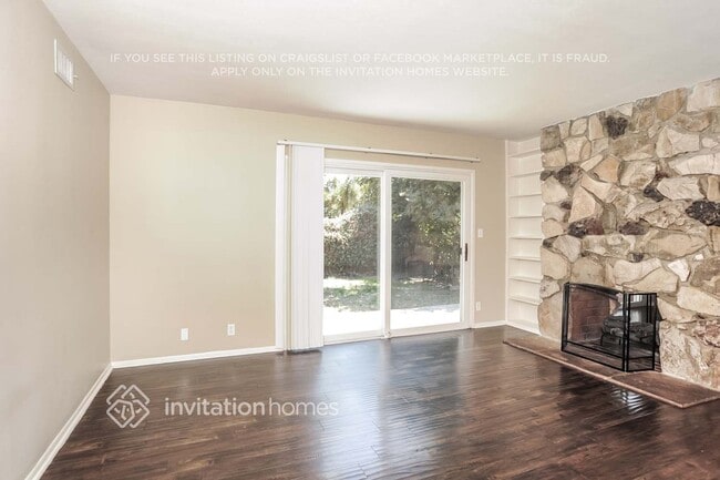 Photo - 10544 Densmore Ave