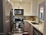 Photo - 355 N Maple St Unit 131