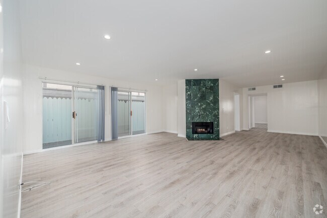 Interior Photo - Large Remodeled 2x2 Unit with Huge Patio