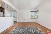 Photo - 3823 Moore St