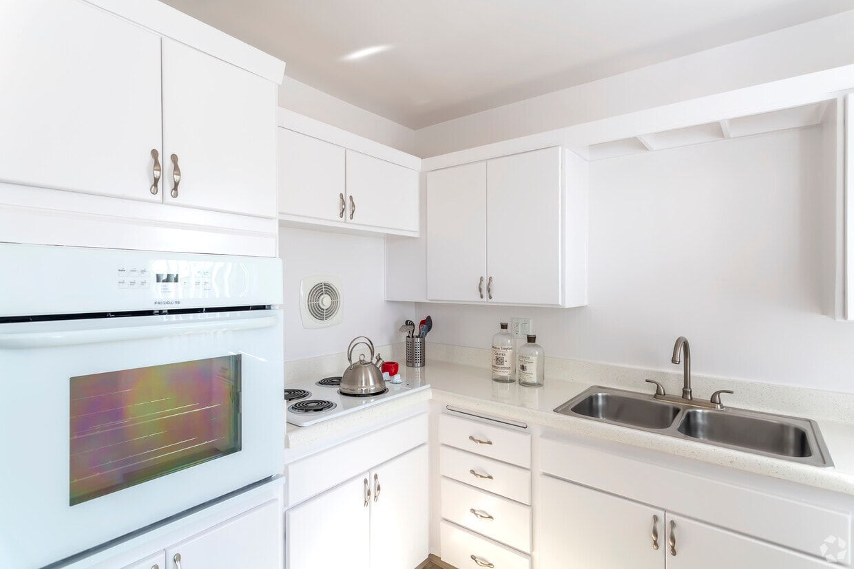 Floor Plan - Two Bed One Bath