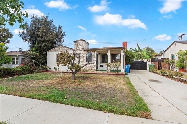 Building Photo - Charming Alhambra Traditional with Bonus R...