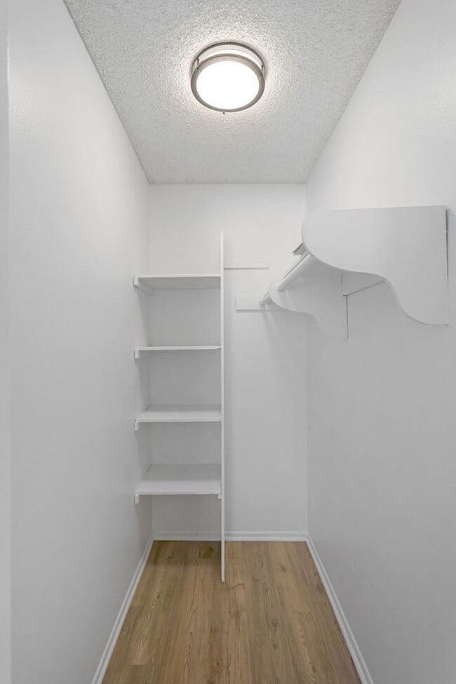 Photo - Chatsworth Rent This Now Unit E8GHT