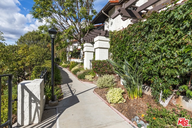 Photo - 1470 Palisades Dr