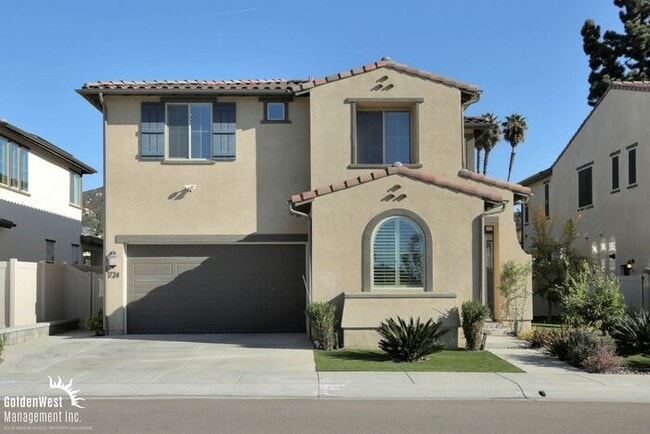 Building Photo - Stunning 5Bdm 3.5Ba Home in Escondido with...