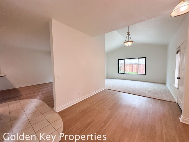 Photo - Move-in ready townhome in desirable Summerhill community in Encinitas!