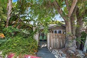 Photo - Ever dreamed of living under the sea?! House