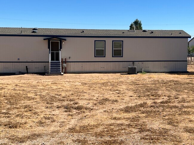 Backyard - 17837 Valencia St