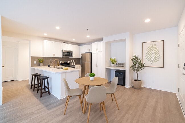 Photo - 3400 Cahuenga Blvd Los Angeles, CA 90068