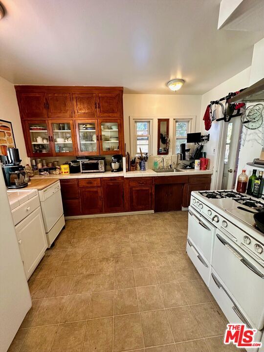 Photo - 1360 Masselin Ave