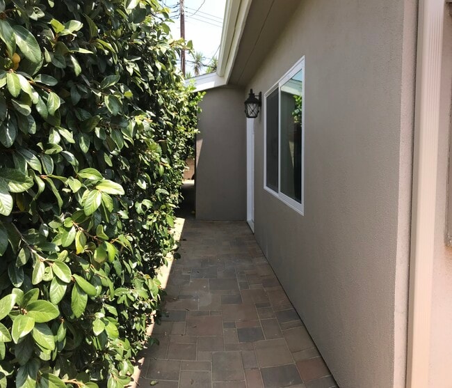 Photo - 10166 Petit Ave