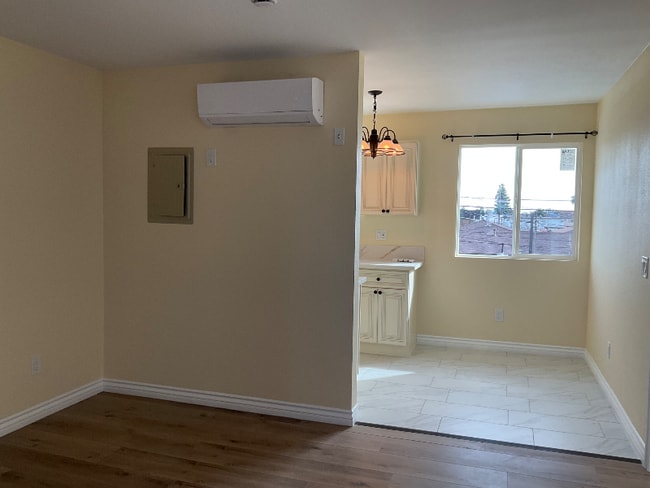 Building Photo - 1116 Clela Ave