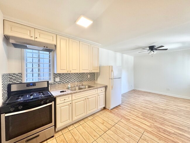 Photo - 5419 Harold Way Condo Unit 9