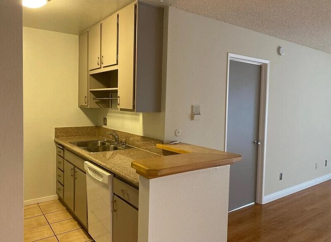 Photo - 320 S Ardmore Ave Unit APT 101