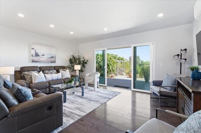 Photo - 5447 Soledad Rd