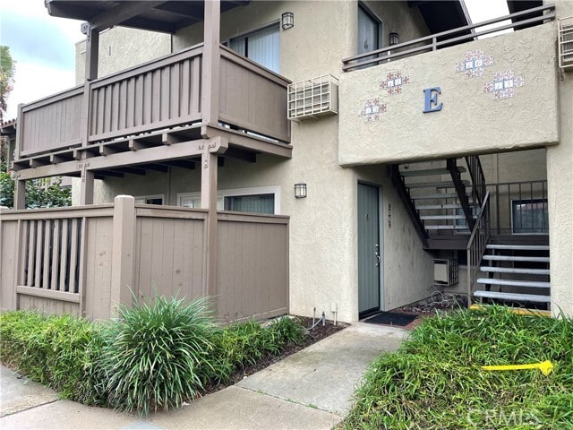 Building Photo - 1345 Cabrillo Park Dr Unit E13