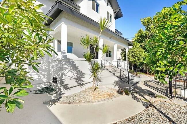 Photo - Newly renovated 1 bedroom / 1 bath apartment available now! Unit 1514 1/2