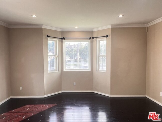 Photo - 2317 S Harcourt Ave