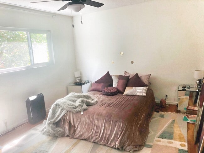 Photo - 3200 S Sepulveda Blvd Unit Master bed