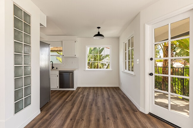 Photo - 801 S Burnside Ave Unit A