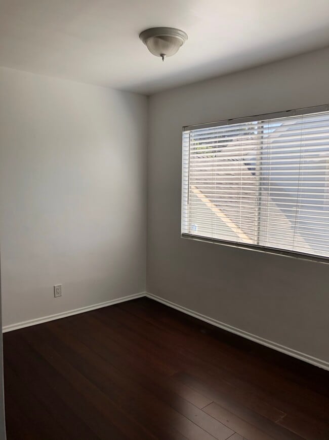 Dining area - 1418 Stanford St Unit 4