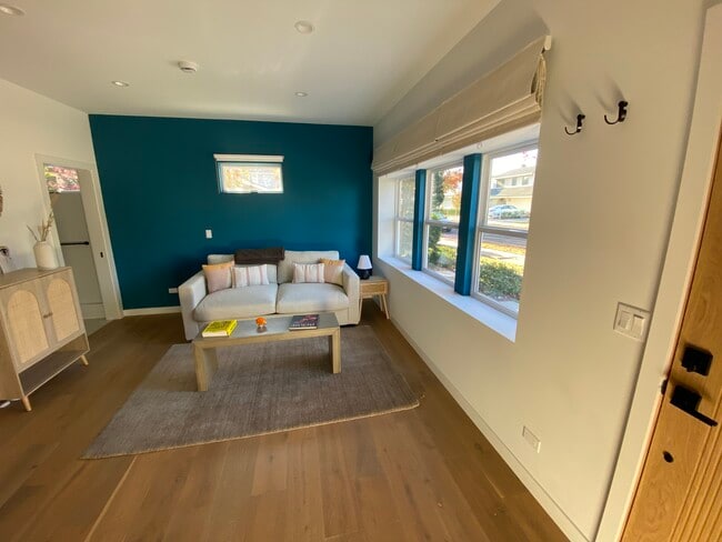 Photo - 12528 Allin St