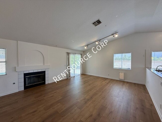 Photo - 40333 Argyle Ln