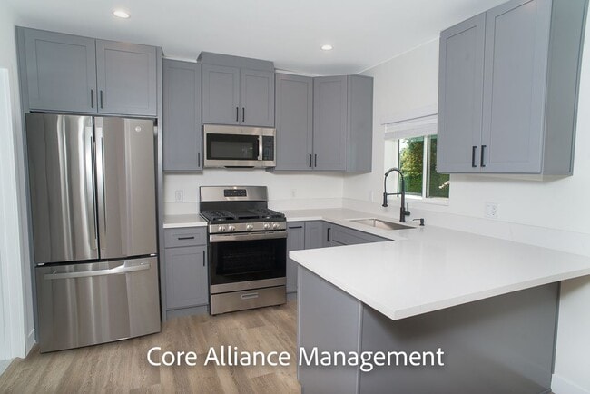 Photo - 16253 Halsey St