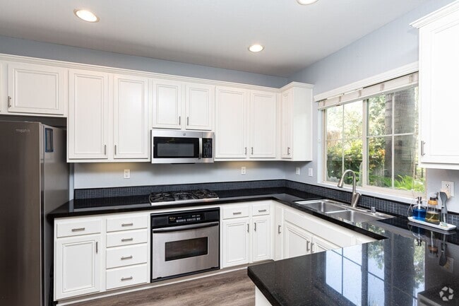 Building Photo - **YOU CAN HAVE IT ALL **MISSION VALLEY***2... Rental