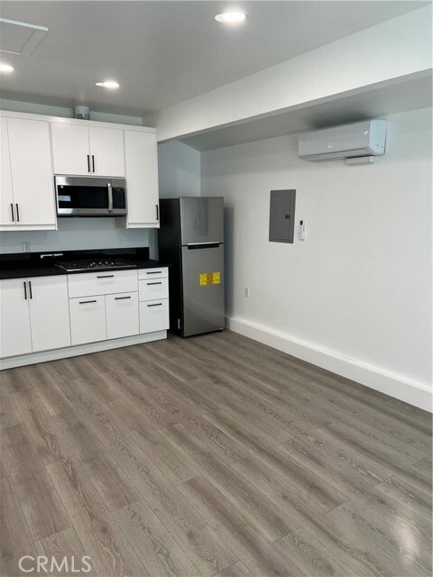 Photo - 19851 Gresham St