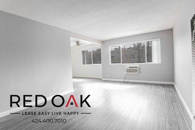 Building Photo - 12737 Moorpark St