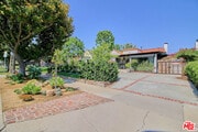 Photo - 424 N Arden Blvd House