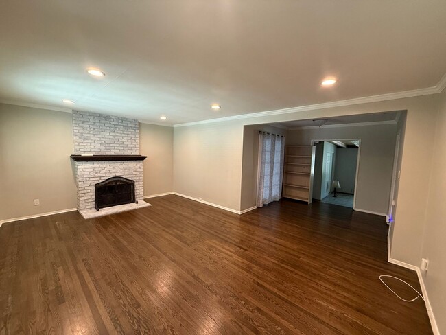 Photo - Lovely 3 Bedroom House w/ Finished Garage